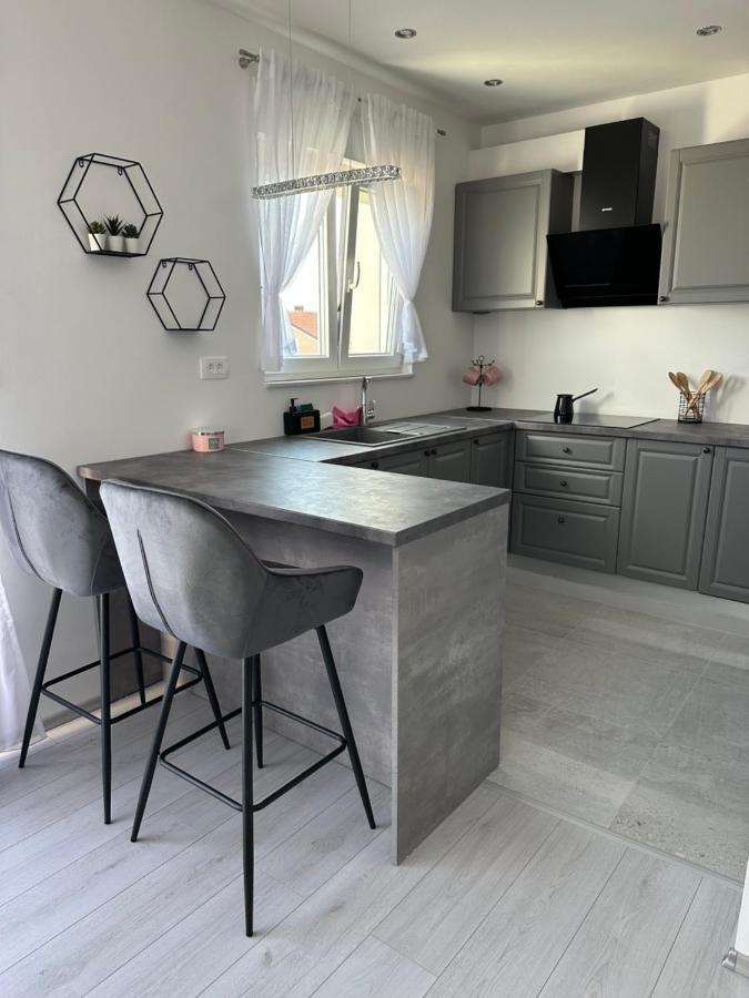Bellevue Lägenhet Crikvenica Exteriör bild